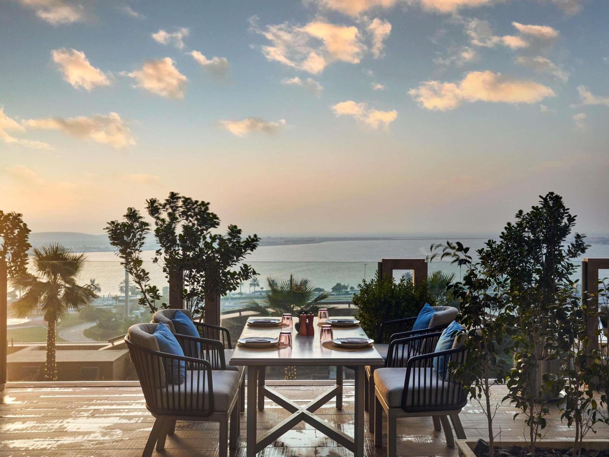 Hotel Sofitel Abu Dhabi Corniche Esterno foto