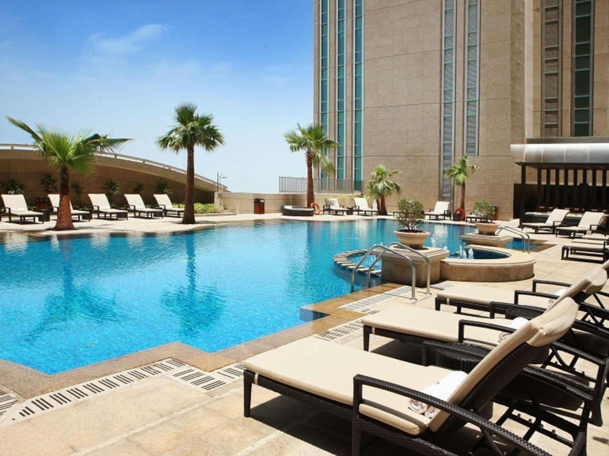 Hotel Sofitel Abu Dhabi Corniche Esterno foto
