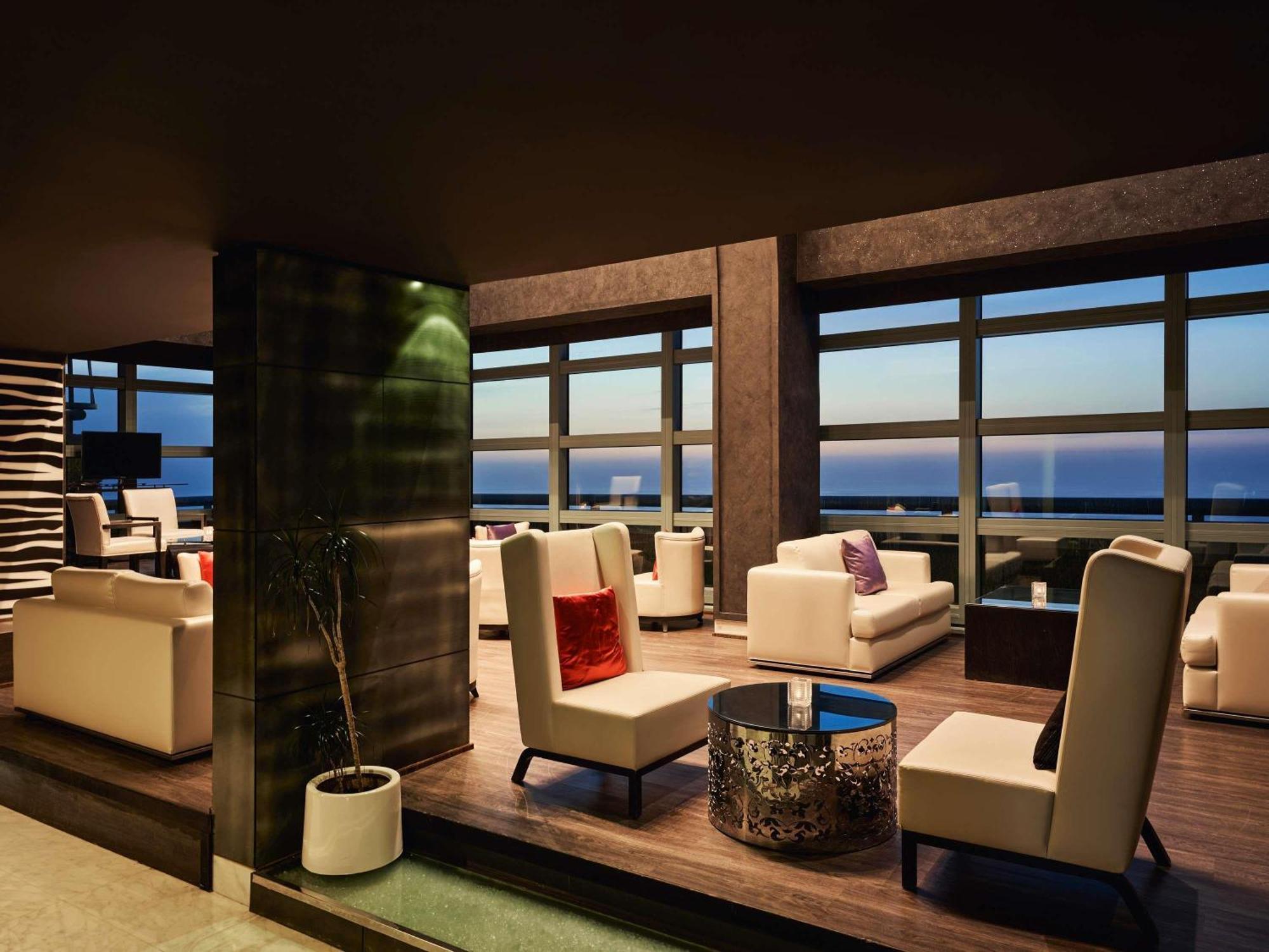 Hotel Sofitel Abu Dhabi Corniche Esterno foto