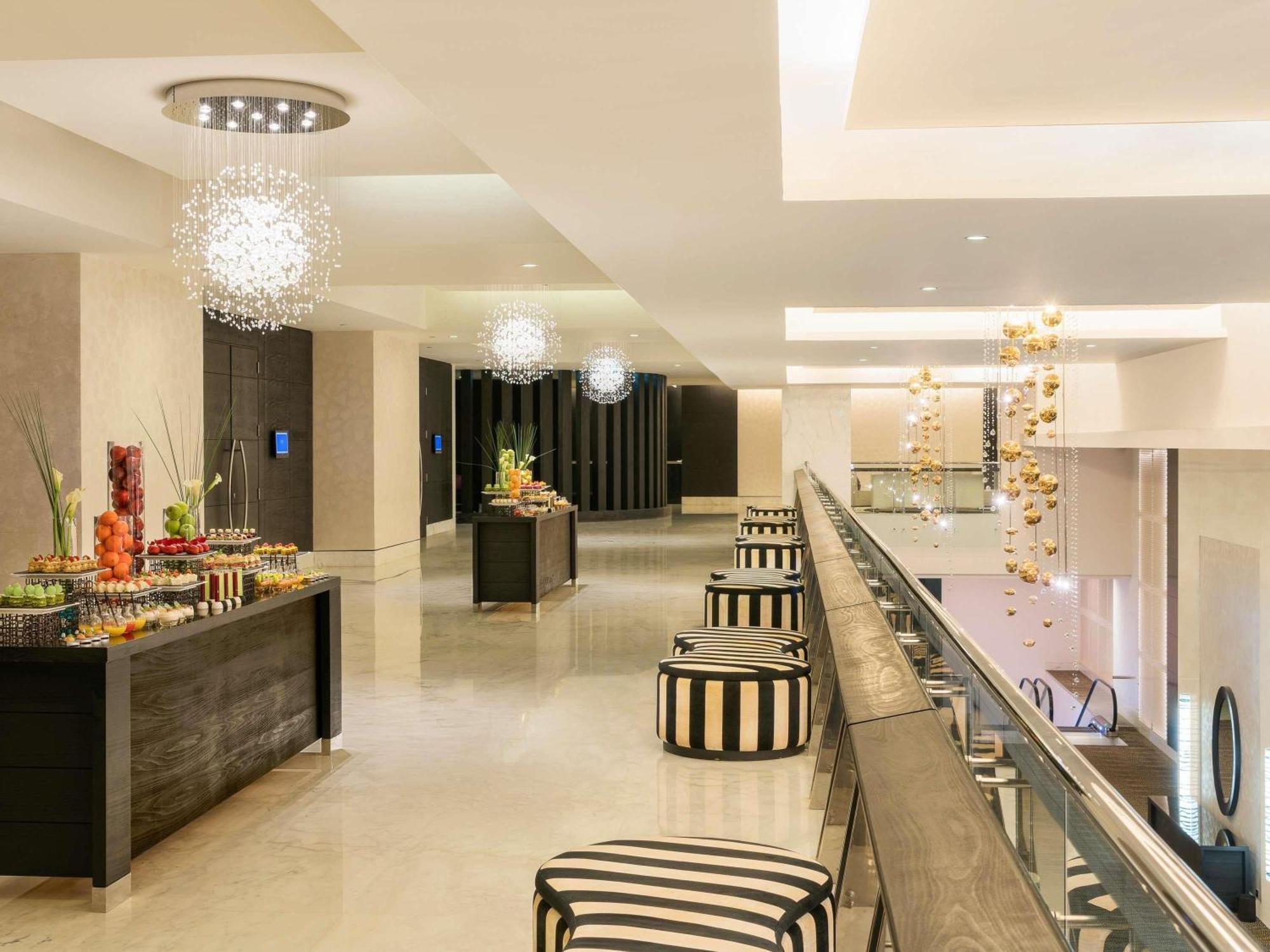 Hotel Sofitel Abu Dhabi Corniche Esterno foto