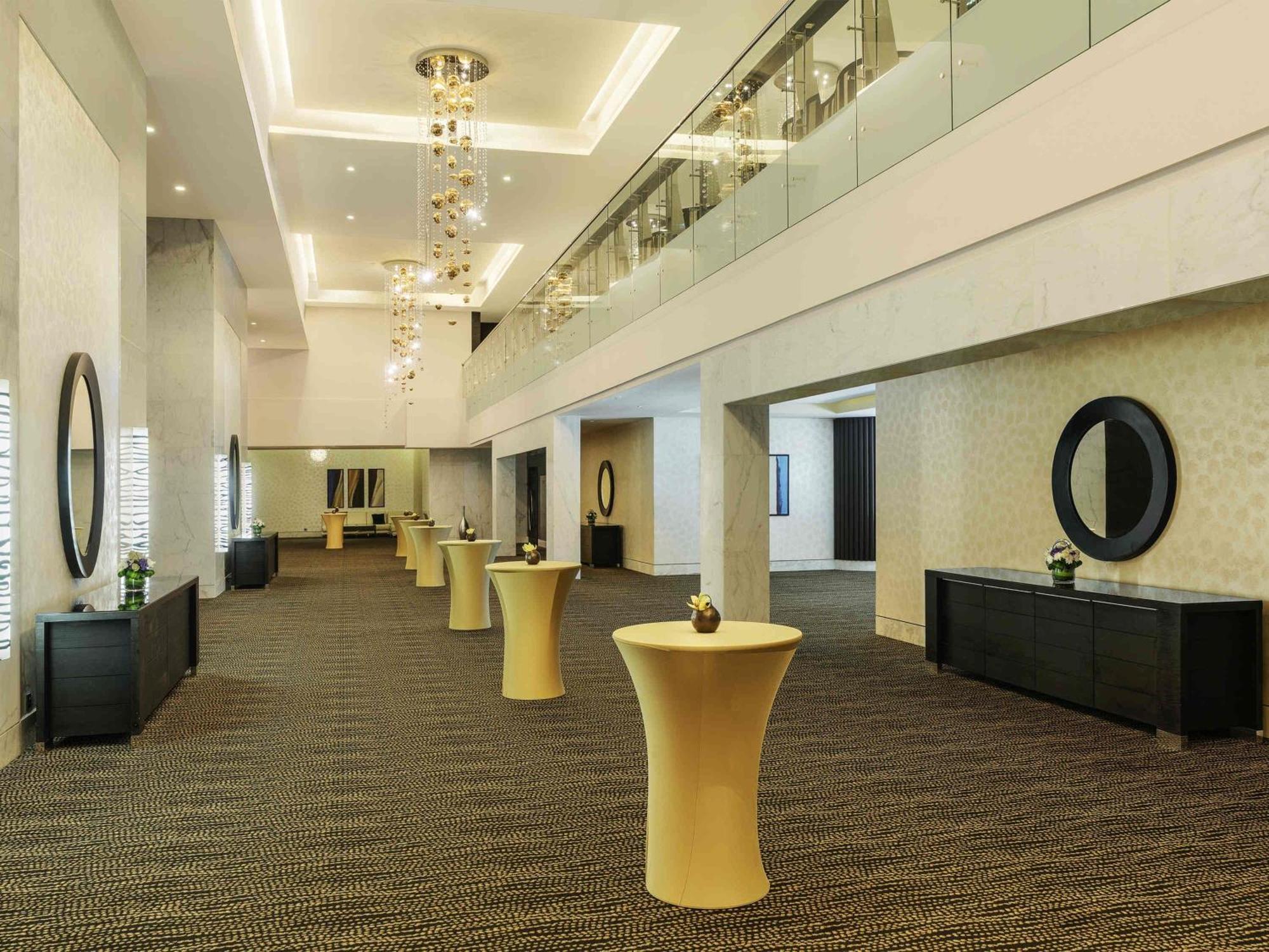 Hotel Sofitel Abu Dhabi Corniche Esterno foto