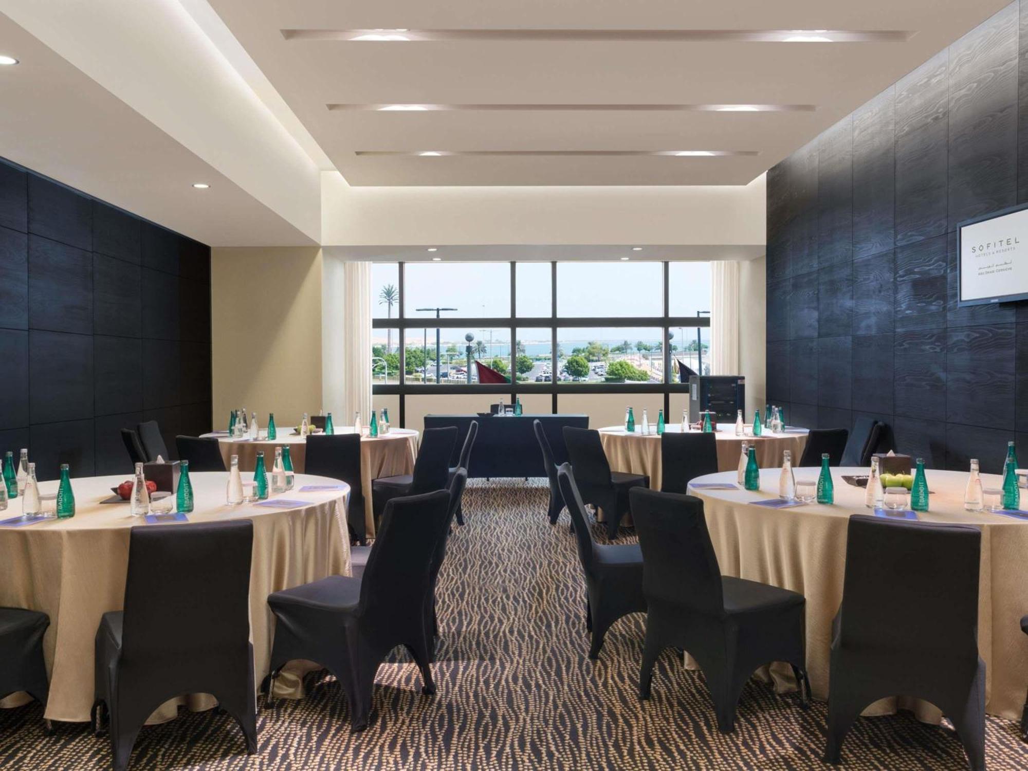 Hotel Sofitel Abu Dhabi Corniche Esterno foto