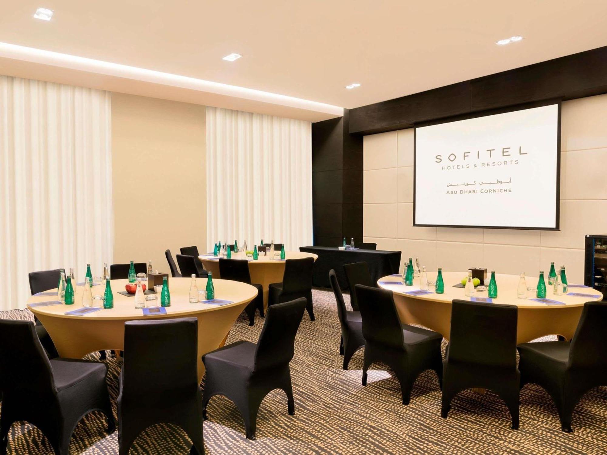 Hotel Sofitel Abu Dhabi Corniche Esterno foto