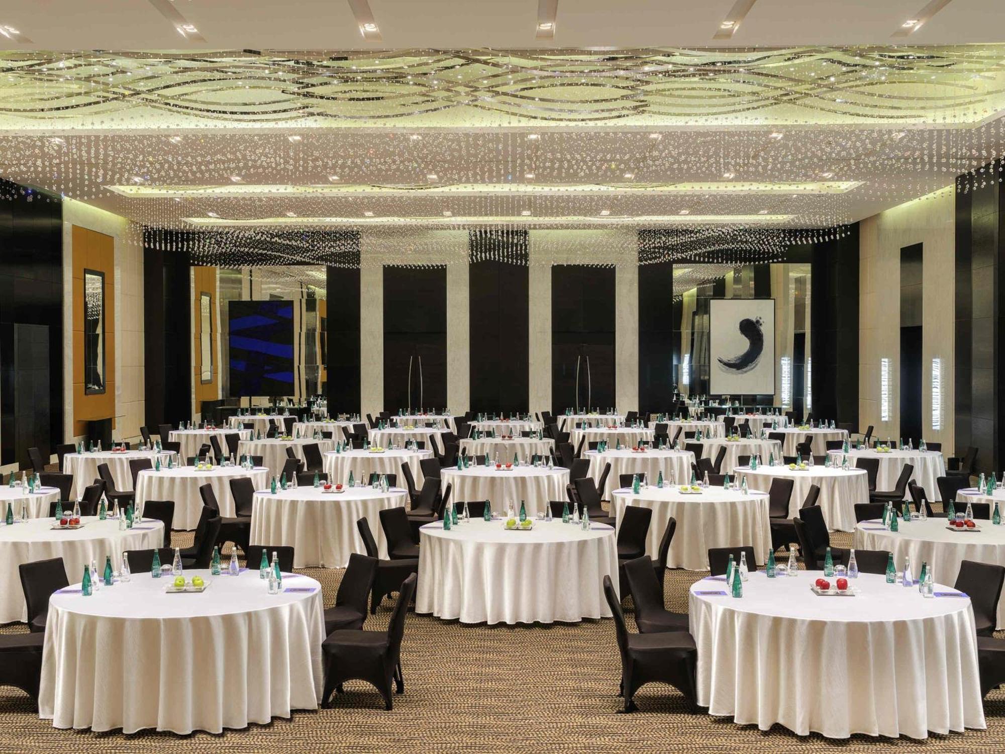 Hotel Sofitel Abu Dhabi Corniche Esterno foto