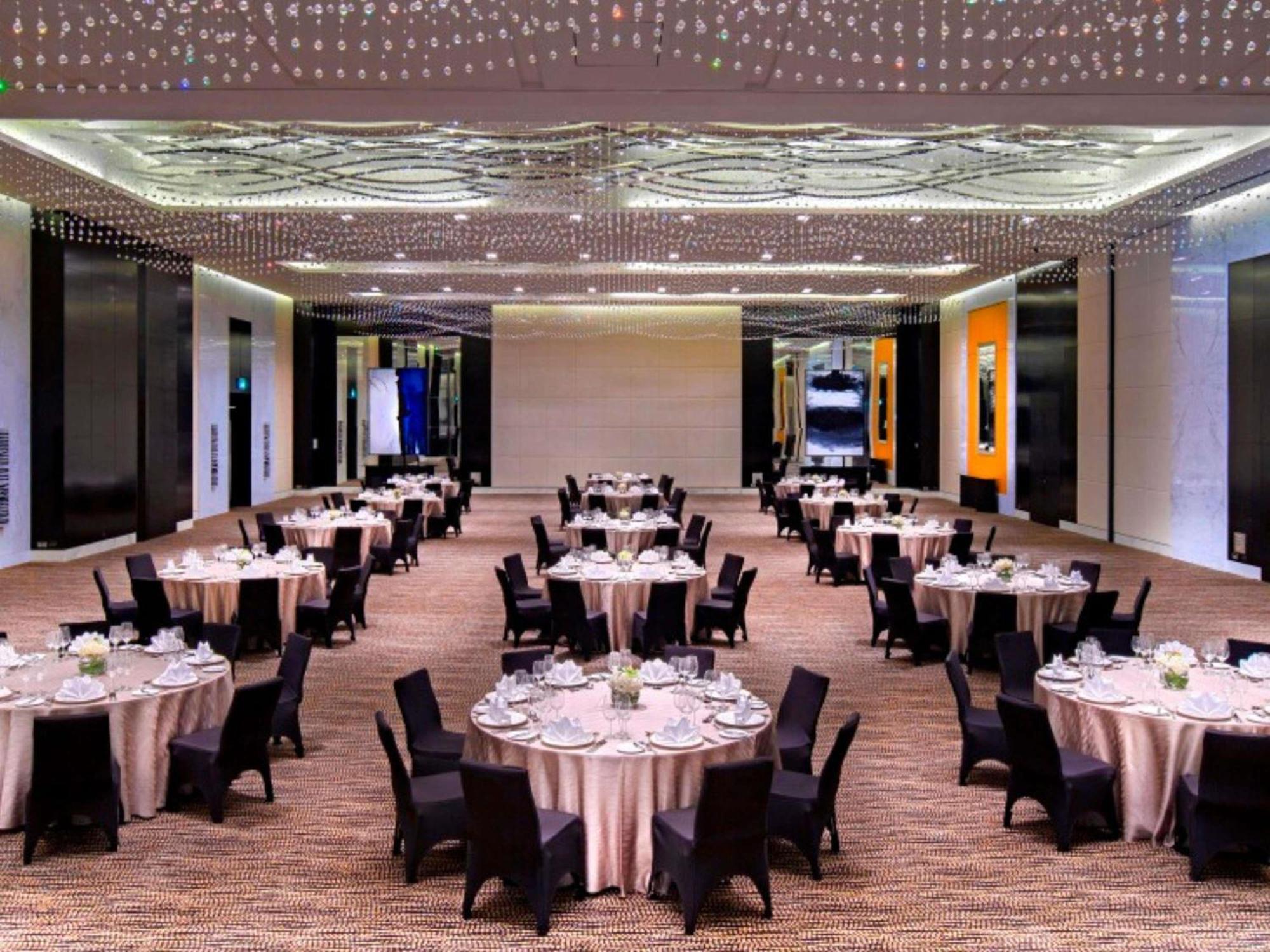 Hotel Sofitel Abu Dhabi Corniche Esterno foto